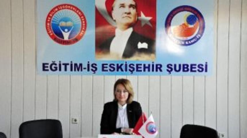 Uğur Mumcu &Ouml;l&uuml;m&uuml;n&uuml;n 22. Yıl D&ouml;n&uuml;m&uuml;nde Anılıyor