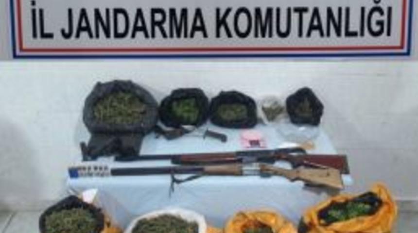 Jandarmadan Uyuşturucu Operasyonu: 3 Kişi Tutuklandı