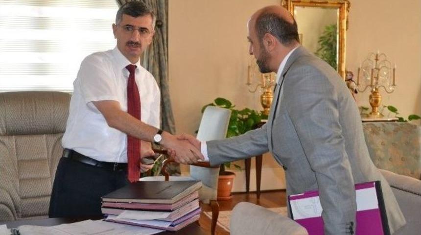 Yeni M&uuml;d&uuml;r Akkuş&rsquo;tan Vali Bektaş&rsquo;a Ziyaret