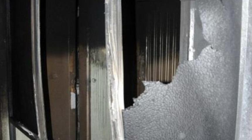 Gaziantep'teki Tekstil At&ouml;lyesi Yangınında &Ouml;l&uuml; Sayısı 3'e &Ccedil;ıktı (2)