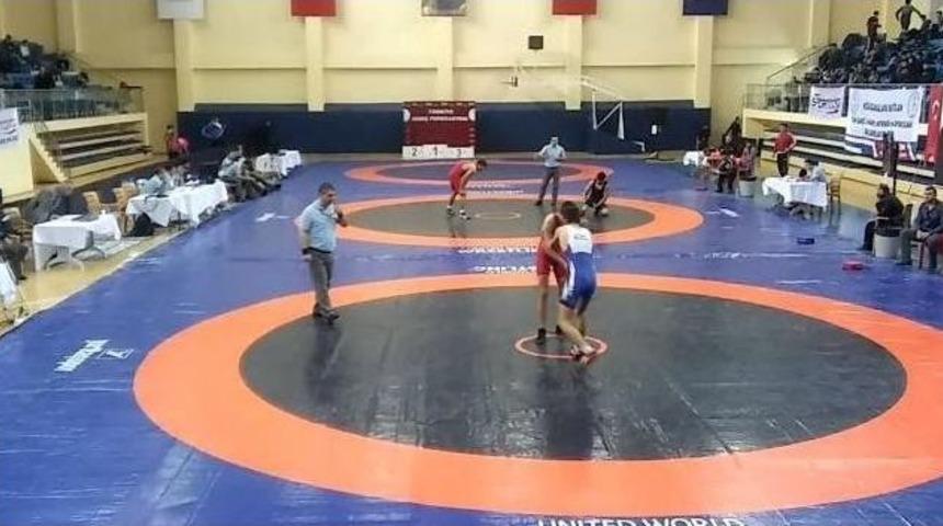 Altınovalı Güreşçilerden Önemli Başarı