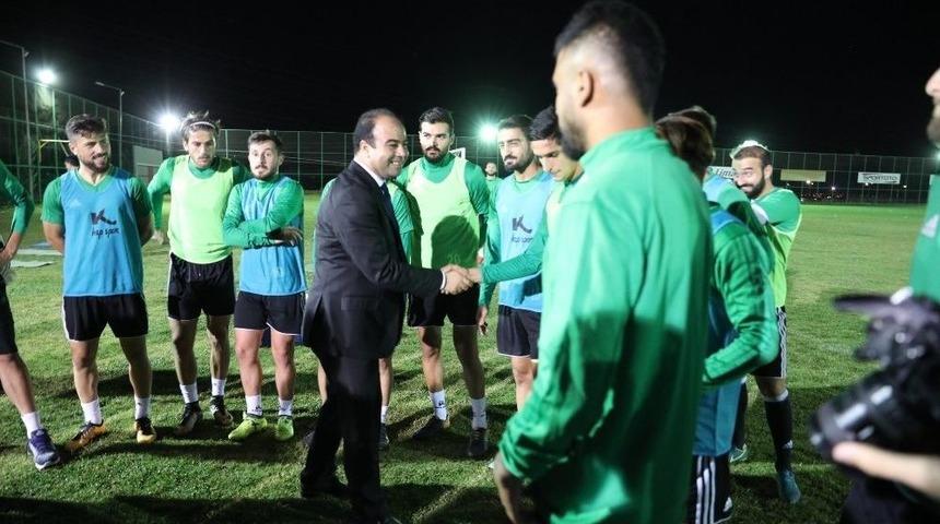 &Ccedil;ift&ccedil;i&rsquo;den Şanlıurfaspor&rsquo;a Moral Ziyareti