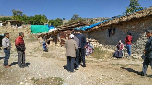 Oğlunun Şehadet Haberini Veren Albaya Sarılarak Gözyaşı Döktü