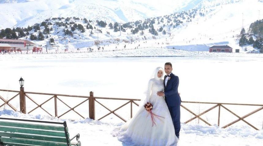 Ergan Dağı Kış D&uuml;ğ&uuml;nlerinin Vazge&ccedil;ilmezi Oldu