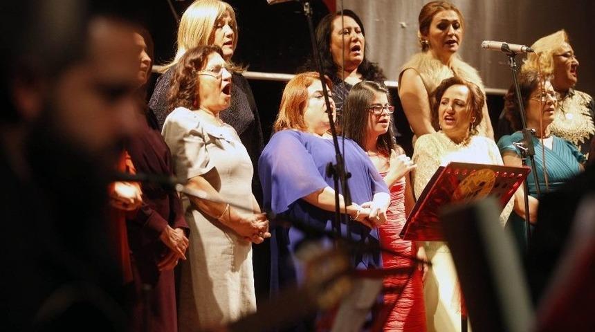 Yenimek Kursiyerlerinden Dev Konser