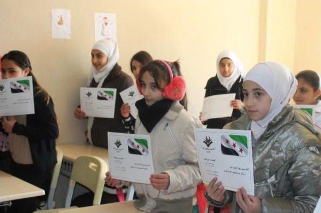 Suriyeli Sığınmacı &Ccedil;ocukların Karne Heyecanı 3