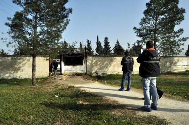 Bursa'da Hipodromda Işten Çıkartılan Seyisler, Güvenlik Kulübesini Molotofla Yaktı