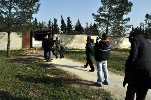 Bursa'da Hipodromda Işten Çıkartılan Seyisler, Güvenlik Kulübesini Molotofla Yaktı