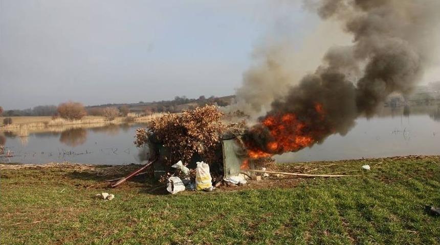 G&uuml;meler Yakılarak İmha Edildi