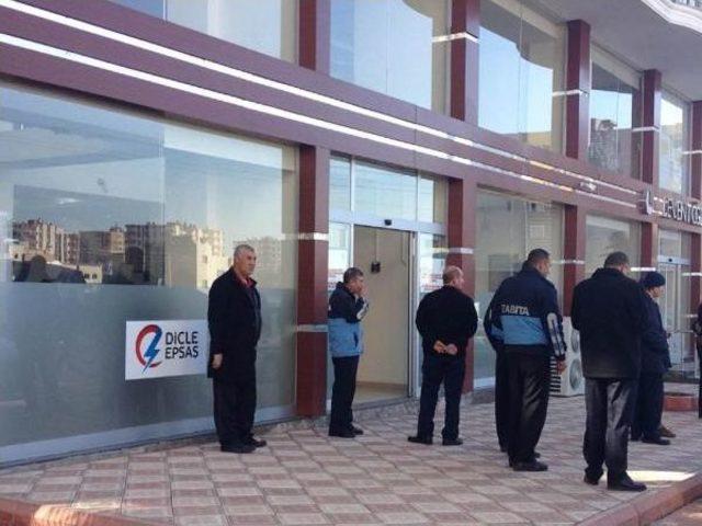 Mardin'de Belediyeden, Dedaş'a Kaçak Bina Misillemesi (2)