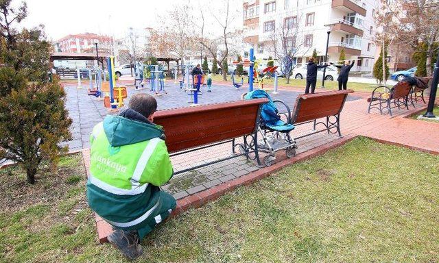 Çankaya’da Parklara Bakım Onarım Yapılıyor