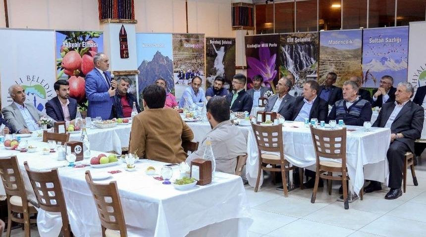 Yahyalı&rsquo;da Elmacılığının Sorunları Konuşuldu