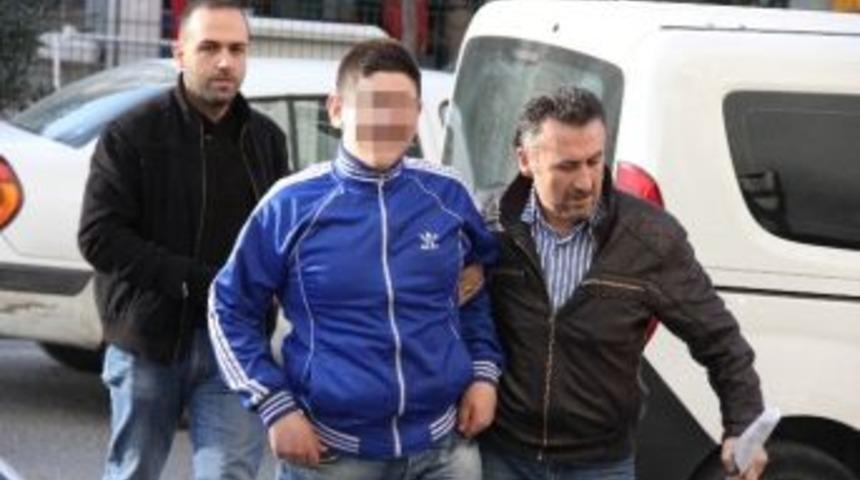 Yan Bakma Y&uuml;z&uuml;nden 2 Kardeşi Bı&ccedil;akladı