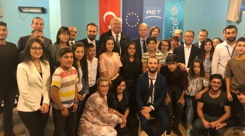 Ab Heyeti Gençlik Merkezini Ziyaret Etti