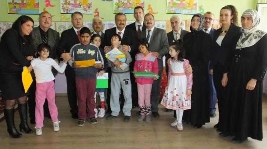Burhaniye&rsquo;de 9 Bin 200 &Ouml;ğrenci Karne Aldı