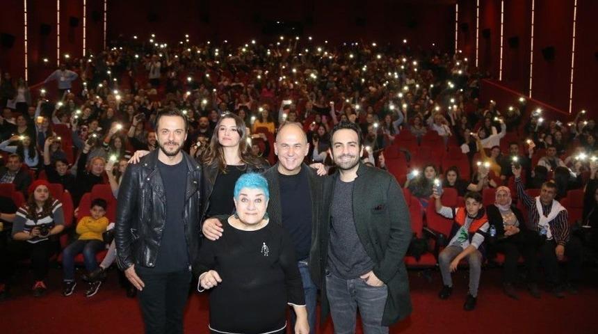 İzmir&rsquo;e Yıldız Yağdı