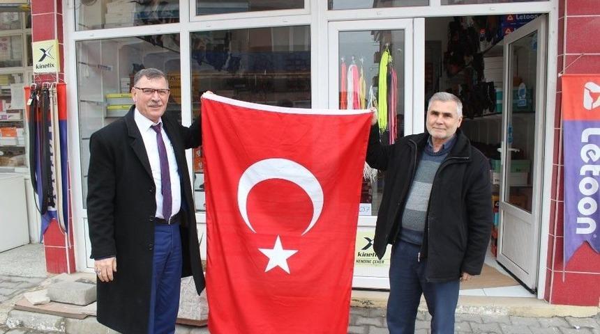 Vezirhan Türk Bayrakları İle Donatılıyor