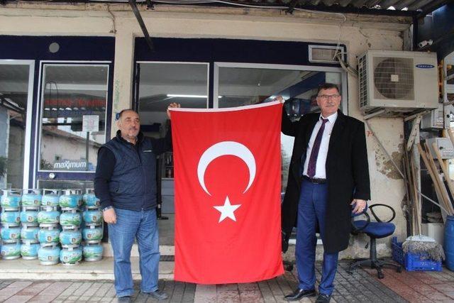 Vezirhan Türk Bayrakları İle Donatılıyor 1