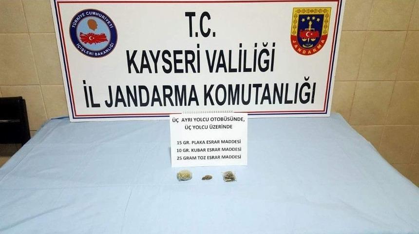 Jandarmadan Kaçak Sigara Ve Uyuşturucu Operasyonu