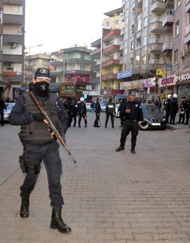 Diyarbakır'da, Mustazaflar- Zabıta Kavgası: 2 Yaralı