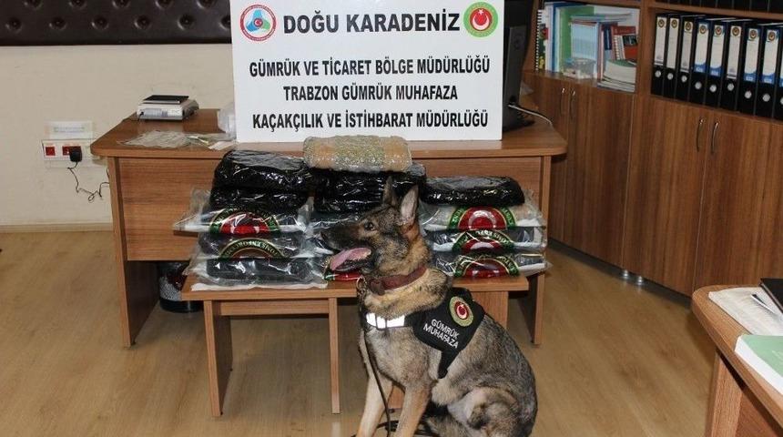 Trabzon Havalimanı&rsquo;nda Piyasa Değeri 307 Bin Tl Olan 15 Kilo 371 Gram Esrar Ele Ge&ccedil;irildi