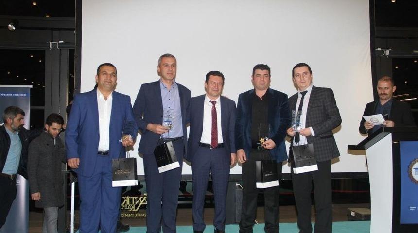 Antikkapı&rsquo;nın &Ccedil;alışanlarına Kıdem Plaketi