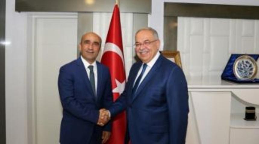 Araban Belediye Başkanı &Ouml;zdemir İle Başkan Kutlu Bir Araya Geldi