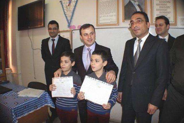 Suşehri’nde Öğrencilerin Karne Heyecanı 1