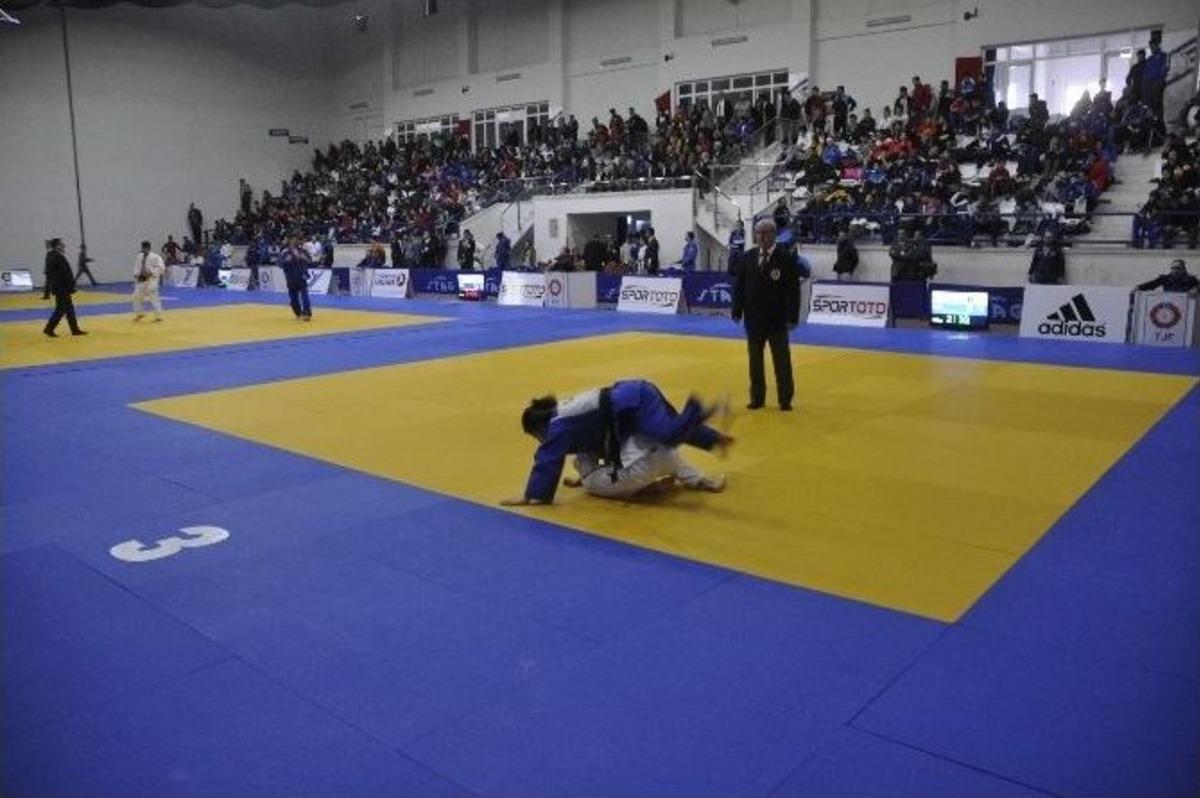 Judo Şampiyonası Başladı