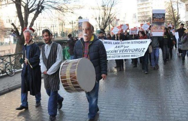 Eskişehir'de Maskeli, Davullu Yürüyüş