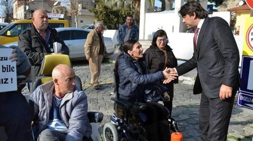 Engelli Yolunu İşgale Karşı &Ccedil;arpıcı Uyarı