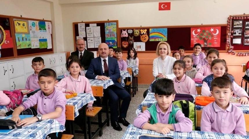 Vali Varol: &ldquo;&ccedil;ocuklarımızın Vatan, Millet Sevgisiyle Yetişmeleri Gerekiyor&rdquo;