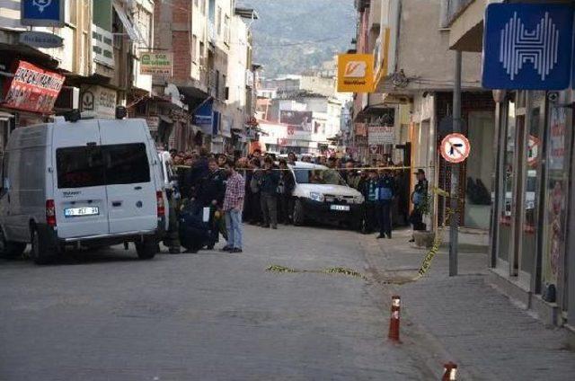 İşyeri Önündeki Kargo Poşeti Korkuttu 2