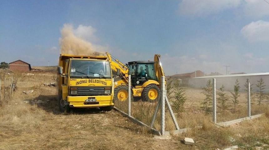 İn&ouml;n&uuml; Fen İşleri Ekiplerinin Yol Ve &Ccedil;evre D&uuml;zenleme &Ccedil;alışmaları