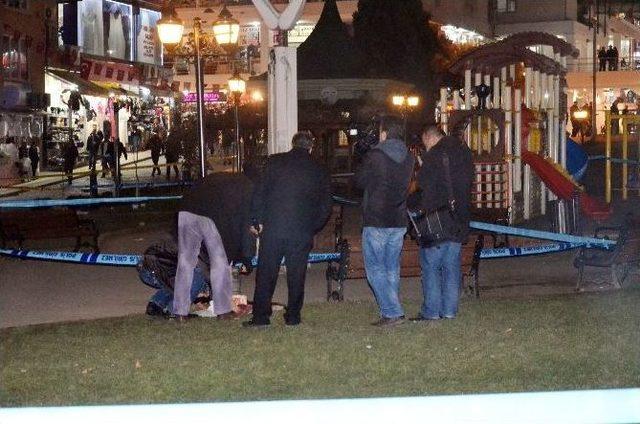 Çöp Kutusundaki Şüpheli Paket Fünyeyle Patlatıldı 1