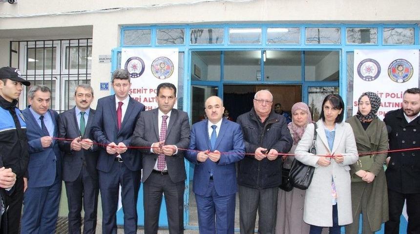 Şehit Sabri Altınbaş K&uuml;t&uuml;phanesi A&ccedil;ıldı