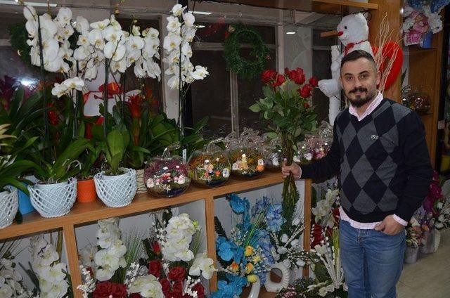 &Ccedil;i&ccedil;ek&ccedil;iler 14 Şubat&rsquo;a Hazırlanıyor 1