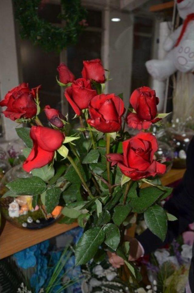 &Ccedil;i&ccedil;ek&ccedil;iler 14 Şubat&rsquo;a Hazırlanıyor 2