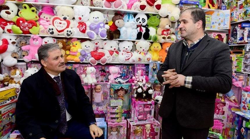 Başkan &Ccedil;akır Esnafları Ziyaret Etti