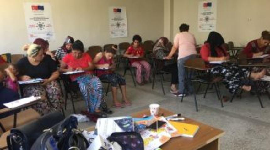 Ceyhan&rsquo;da Romanlar Bilin&ccedil;leniyor