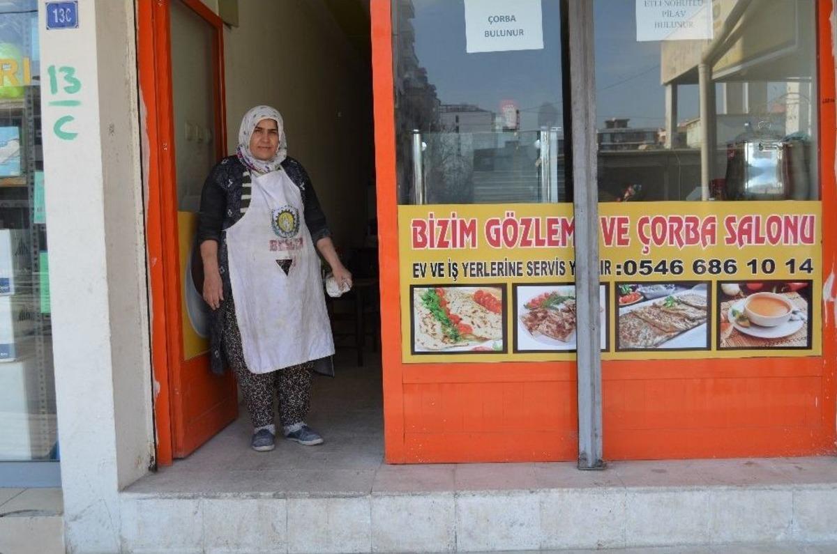 A&ccedil;tığı G&ouml;zleme D&uuml;kkanı İle Eşine Destek Oluyor