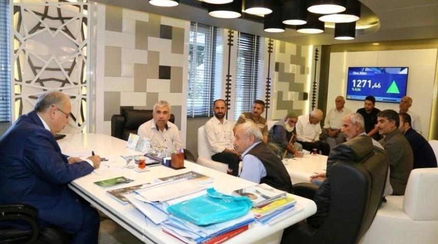 Başkan Kutlu Vatandaşların &Ouml;neri Ve Şikayetlerini Dinledi