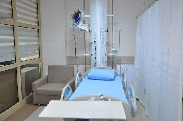 Uşak Devlet Hastanesi’nde Yanık Ünitesi Hizmete Açıldı 1
