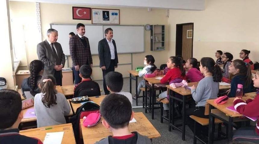 Develi&rsquo;de İlk Ders Zilini Kaymakam Duru Velilerle Birlikte &Ccedil;aldı