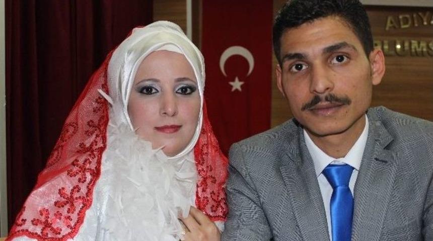 Suriyeli &Ccedil;ift, Togem&rsquo;in Desteğiyle D&uuml;nya Evine Girdi
