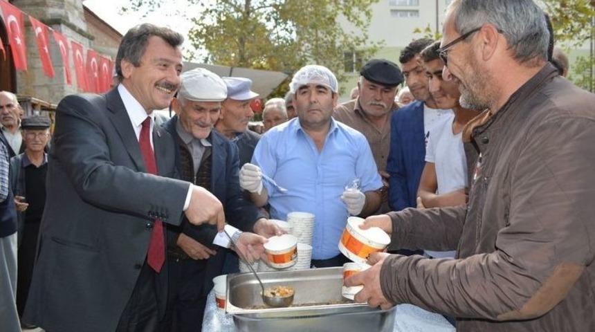 Yenişehir Belediyesi&rsquo;nden 2 Bin 500 Kişiye Aşure