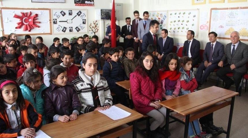 Başkale&rsquo;de &Ouml;ğrenciler Ders Başı Yaptı