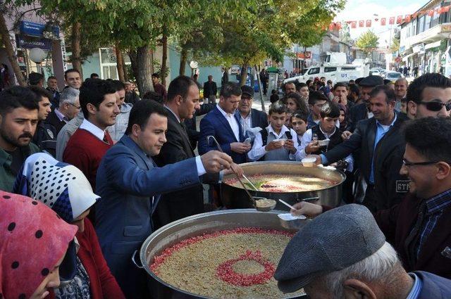 Bulanık Belediyesinden 5 Bin Kişiye Aşure