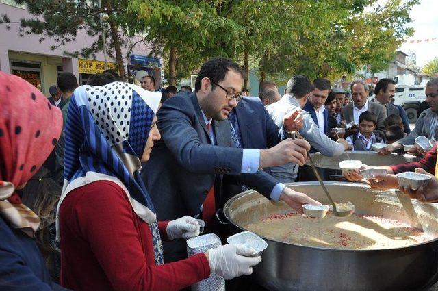 Bulanık Belediyesinden 5 Bin Kişiye Aşure