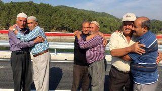 Barajın Ayırdığı Köylüler Yıllar Sonra Kucaklaştı